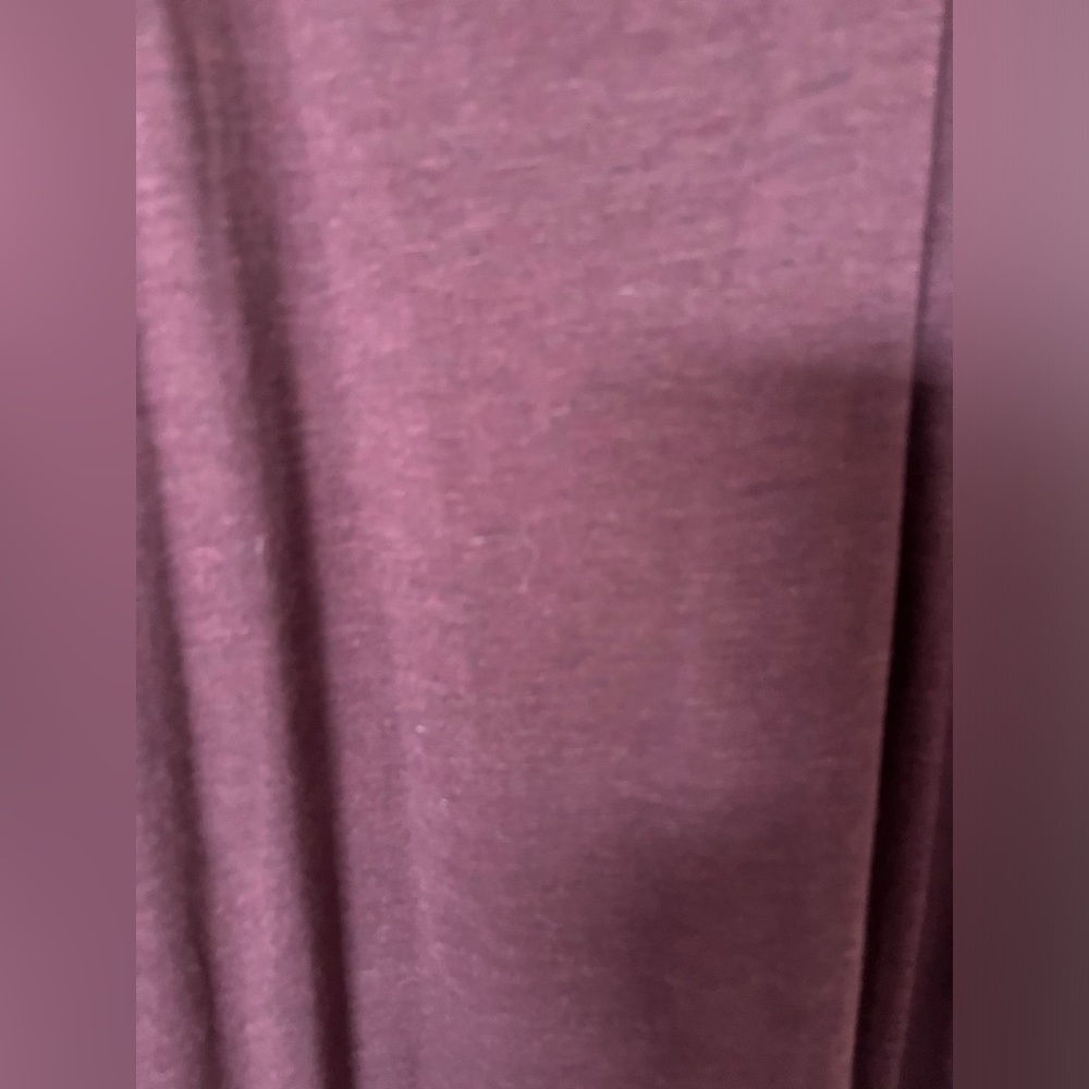 new Lululemon Refresh Maxi Dress
Heathered Bordeaux Drama / Black Cherry - Picture 9 of 14